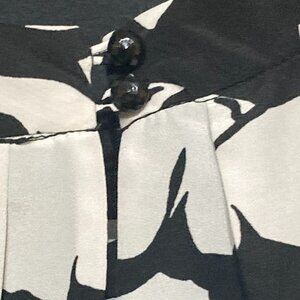 L Nine West Black and White Dress Shirt